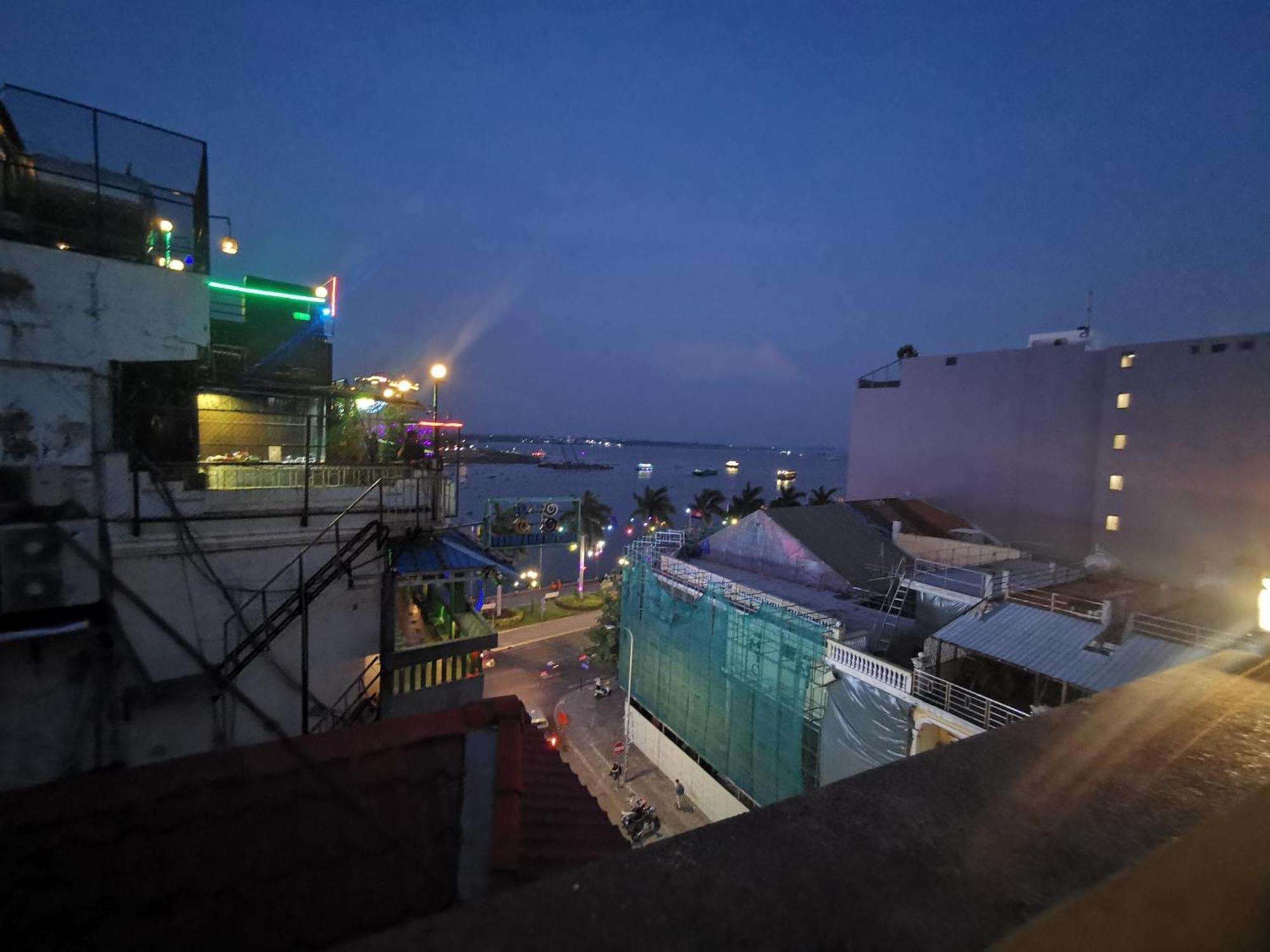 Sovanphum Riverside Phnom Penh Quarto foto